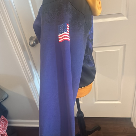 Small East Carolina University ECU Pirates Wrestling Sweatshirt - Picture 5 of 5